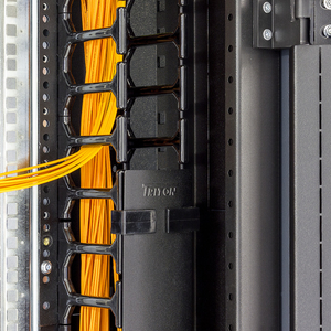 Triton, vyvazovací hřeben, dvouřadý pro rozvaděč